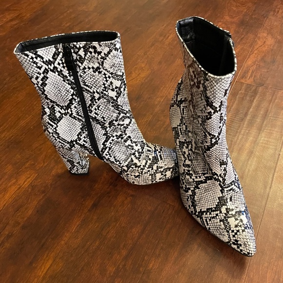 Faux Snake Skin Booties - Picture 3 of 4